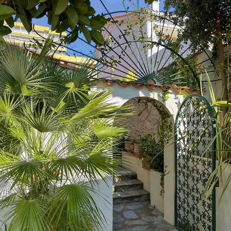 Holiday home The Ideal Waterfront Vacation In