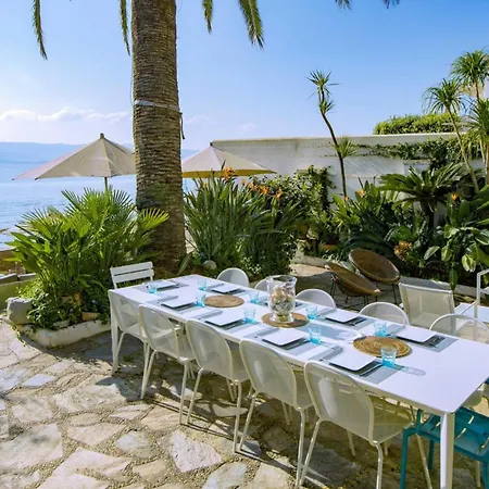 Holiday home The Ideal Waterfront Vacation In